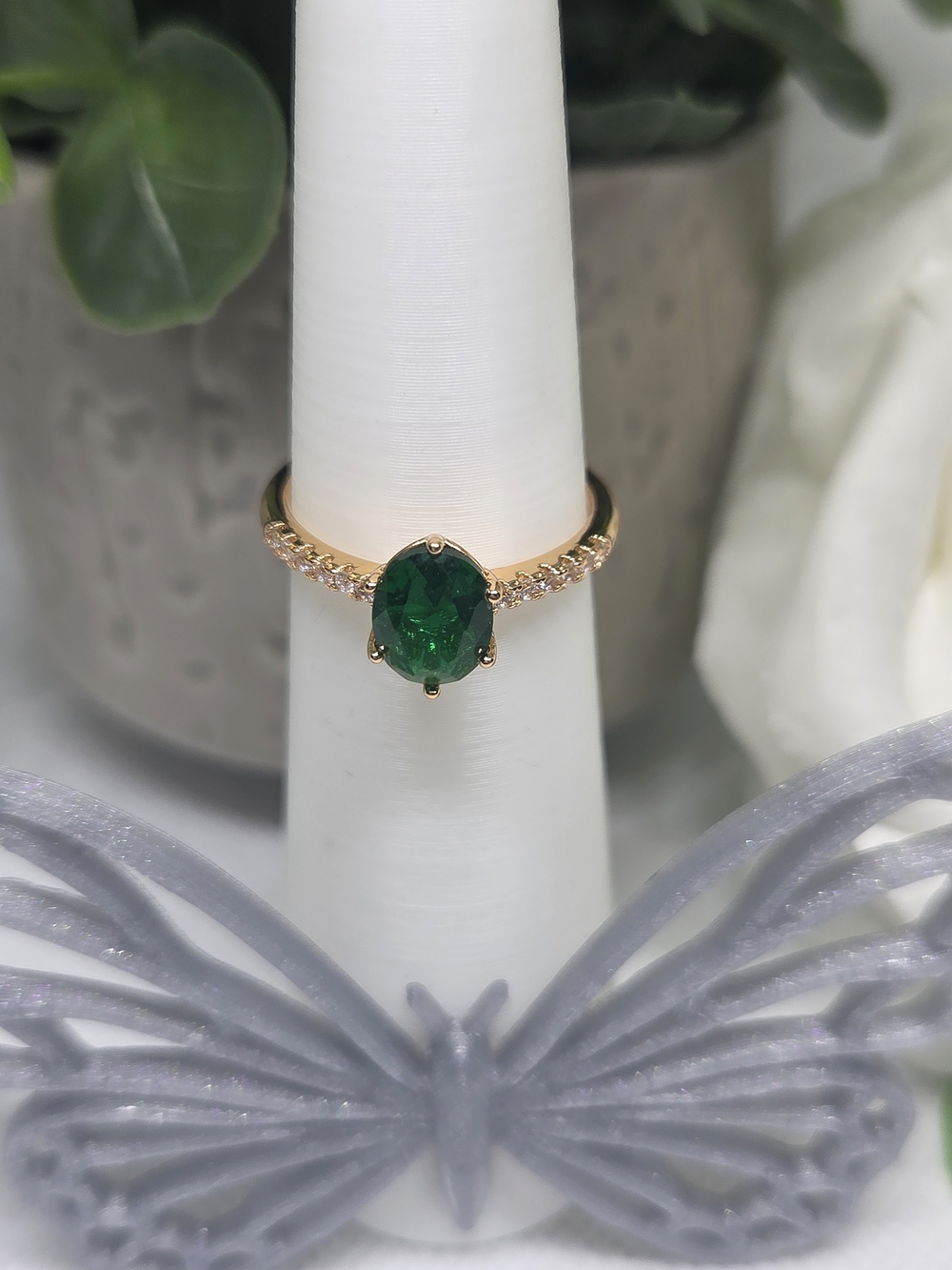 Gold Ring with Emerald Green Oval Stone and Pave Accents